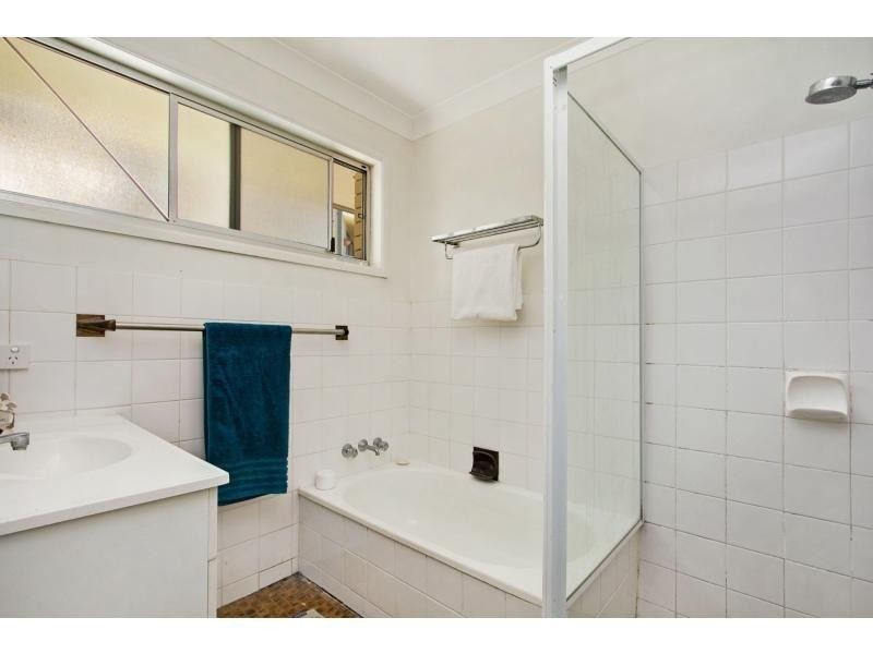 2/8 Thirteenth Avenue, Palm Beach QLD 4221