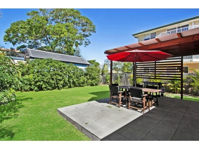 2/8 Thirteenth Avenue, Palm Beach QLD 4221