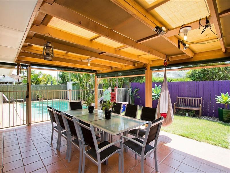 74 Bergamont Street, Elanora QLD 4221