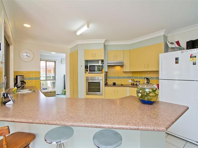 74 Bergamont Street, Elanora QLD 4221