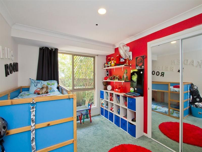 74 Bergamont Street, Elanora QLD 4221