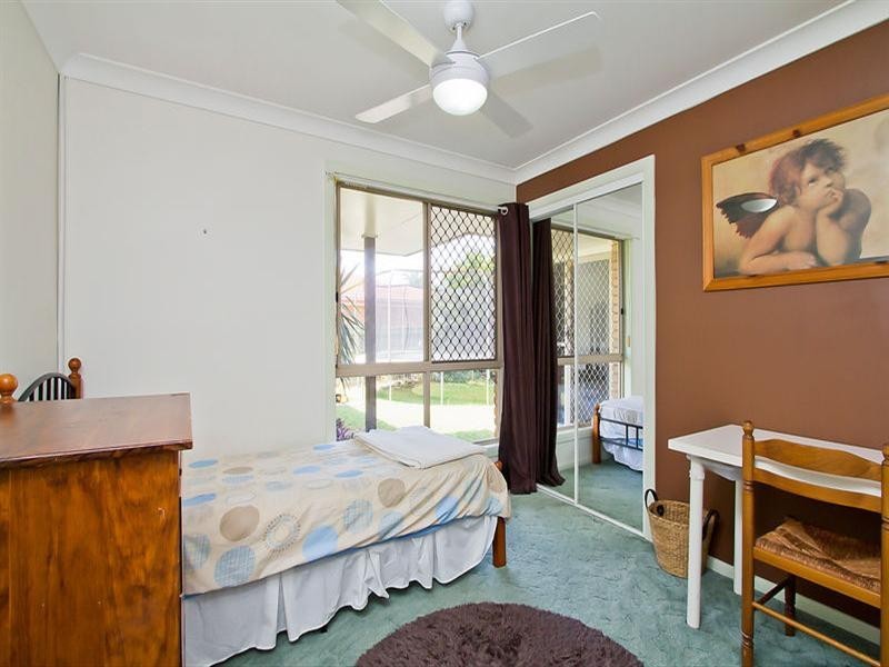 74 Bergamont Street, Elanora QLD 4221