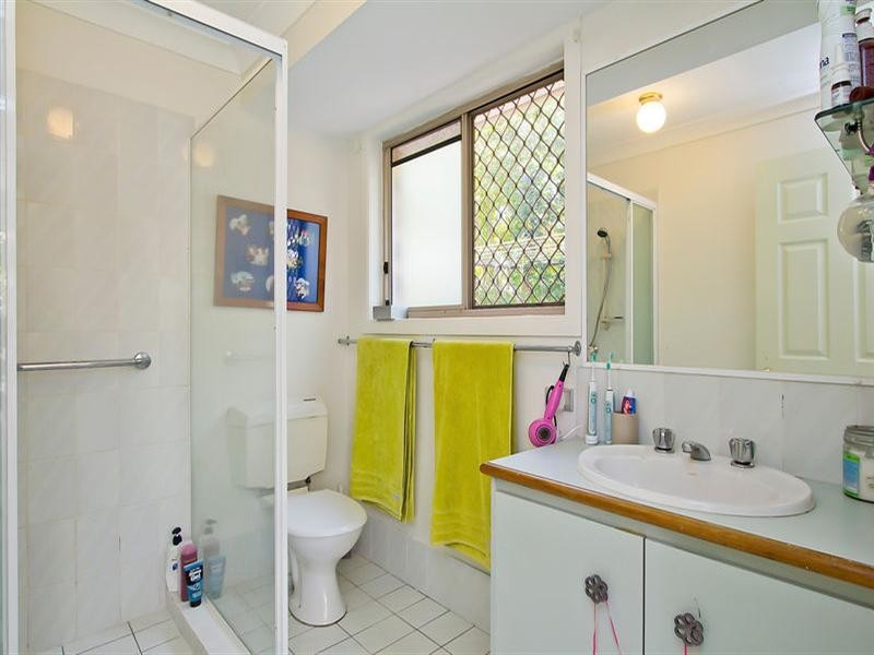 74 Bergamont Street, Elanora QLD 4221