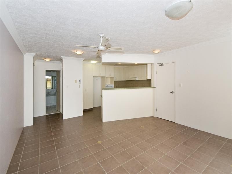 1/17 TwentyFourth Avenue, Palm Beach QLD 4221