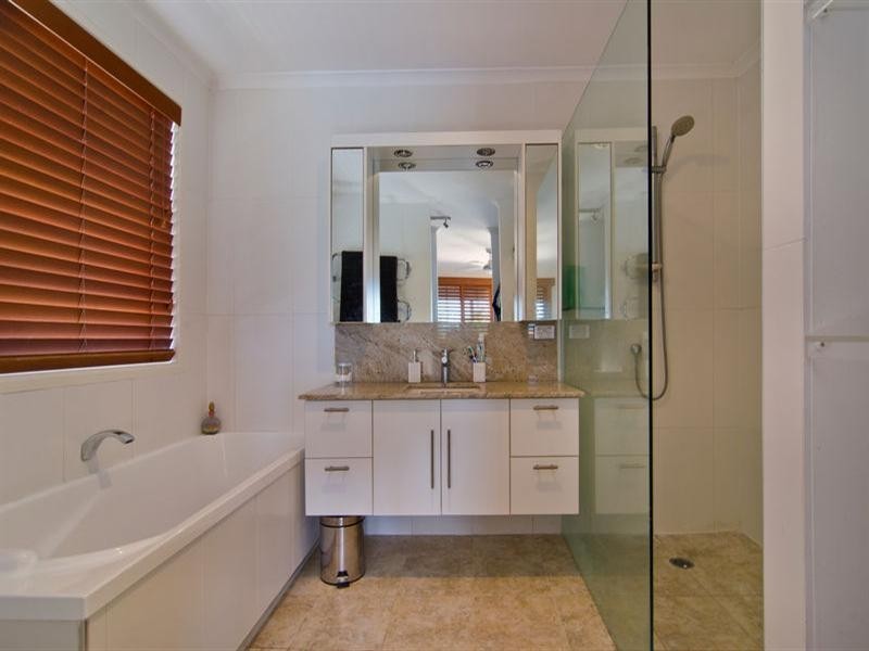 118 Tallebudgera Drive, Palm Beach QLD 4221