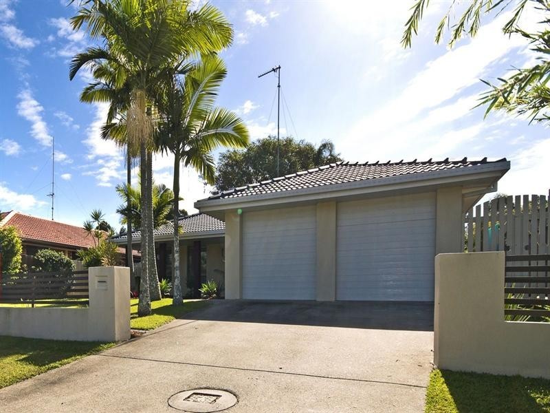 45 Darnel Street, Elanora QLD 4221