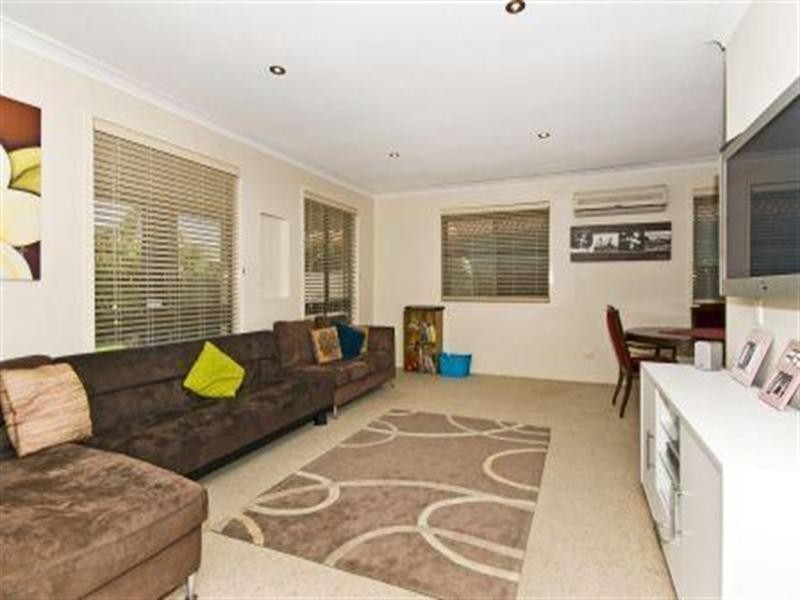 45 Darnel Street, Elanora QLD 4221