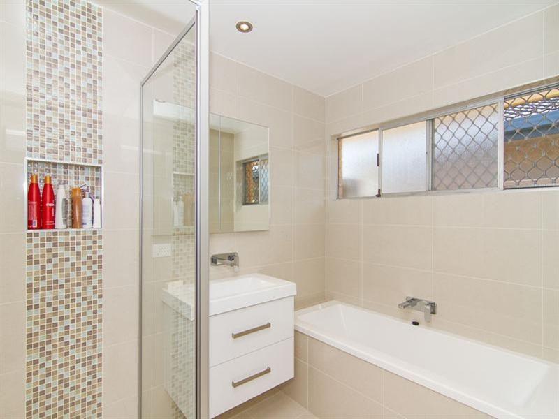 199 Mallawa Drive, Palm Beach QLD 4221