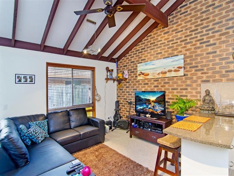 2/28 Sarawak Avenue, Palm Beach QLD 4221