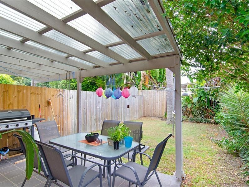 2/28 Sarawak Avenue, Palm Beach QLD 4221