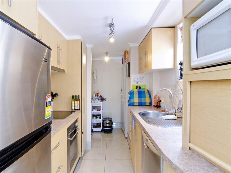 2/4 First Avenue, Palm Beach QLD 4221