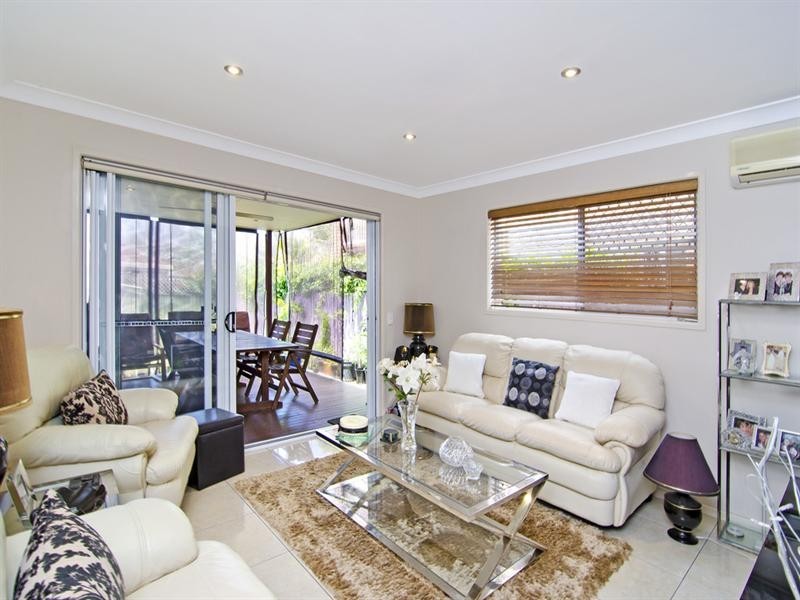 2/4 First Avenue, Palm Beach QLD 4221