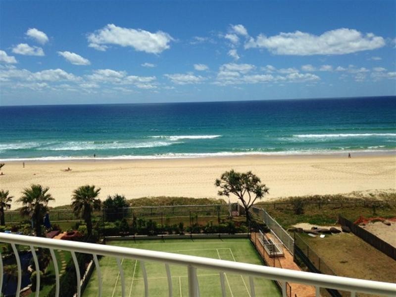 5E Nineteenth Avenue, Palm Beach QLD 4221