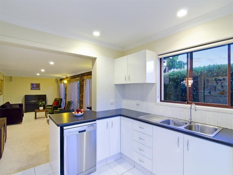 3 Maple Place, Palm Beach QLD 4221