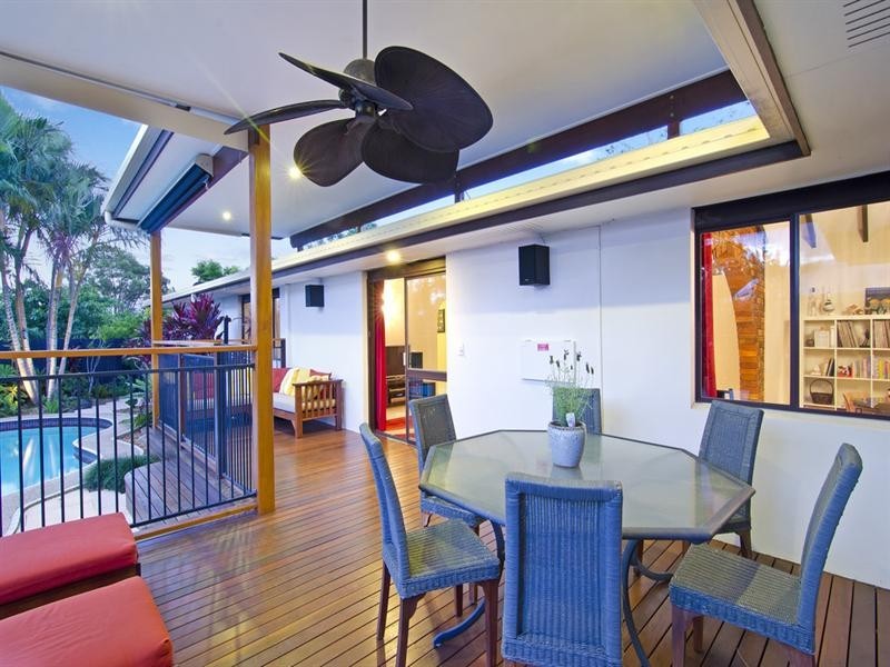3 Maple Place, Palm Beach QLD 4221