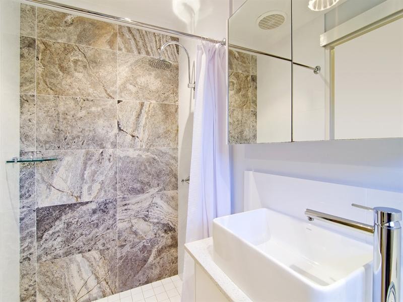 3 Maple Place, Palm Beach QLD 4221