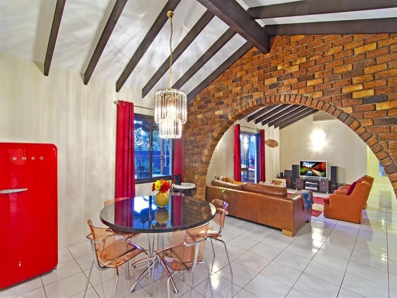 3 Maple Place, Palm Beach QLD 4221