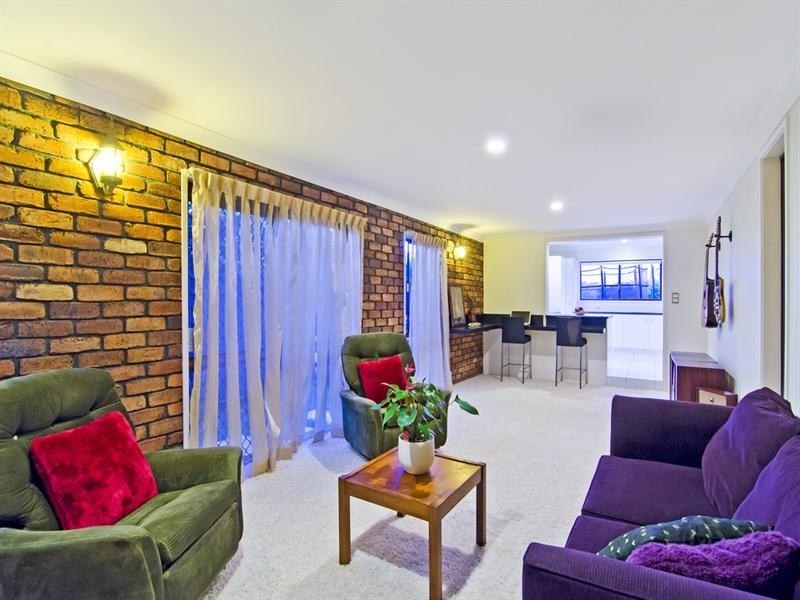 3 Maple Place, Palm Beach QLD 4221