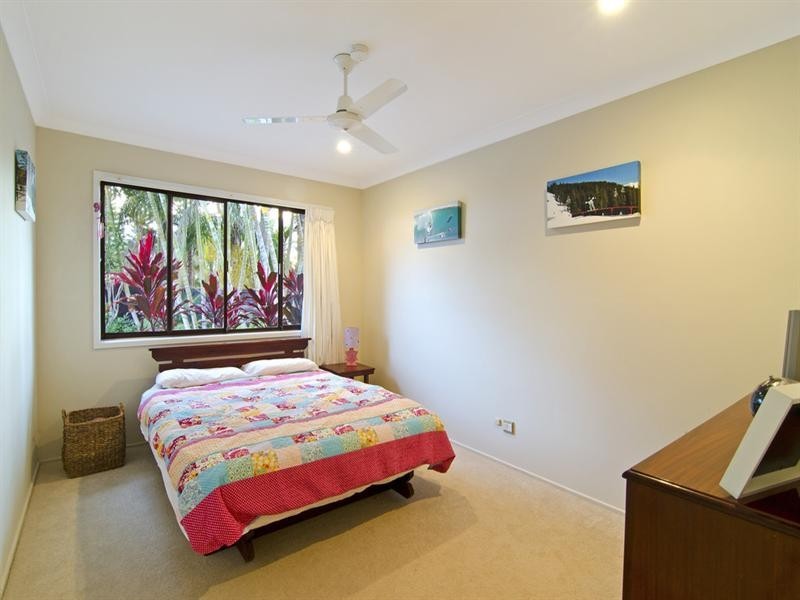 3 Maple Place, Palm Beach QLD 4221