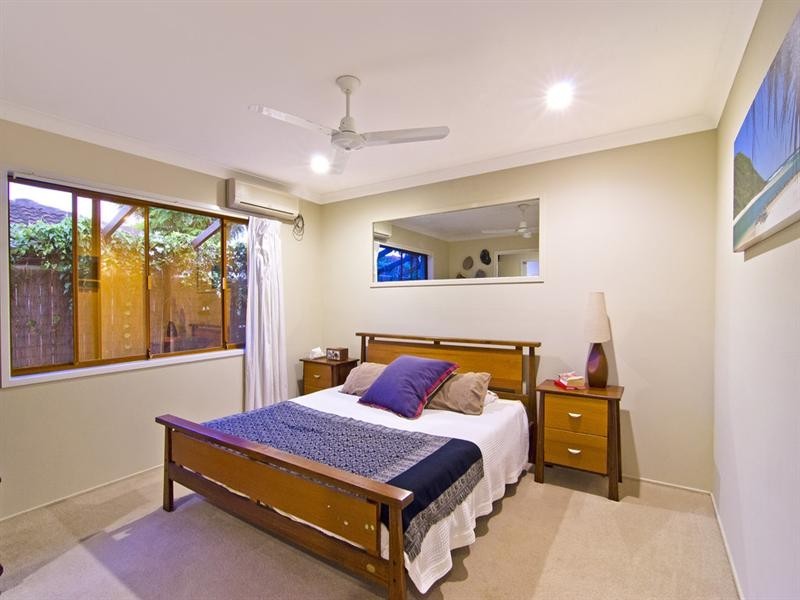 3 Maple Place, Palm Beach QLD 4221