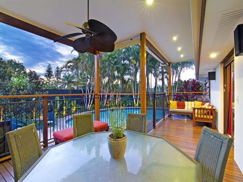 3 Maple Place, Palm Beach QLD 4221