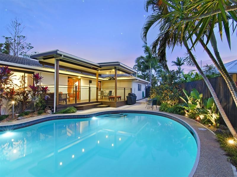 3 Maple Place, Palm Beach QLD 4221