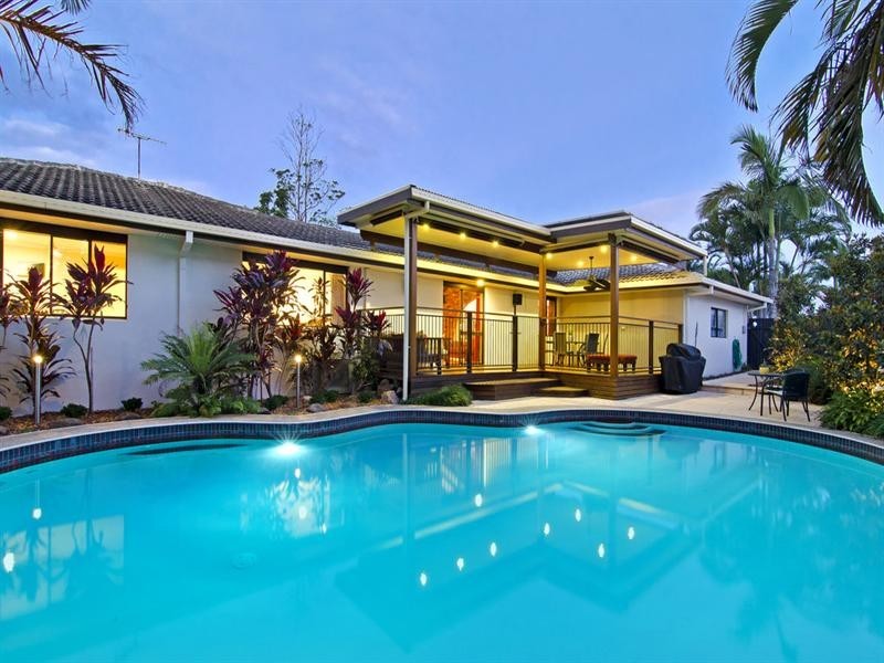 3 Maple Place, Palm Beach QLD 4221