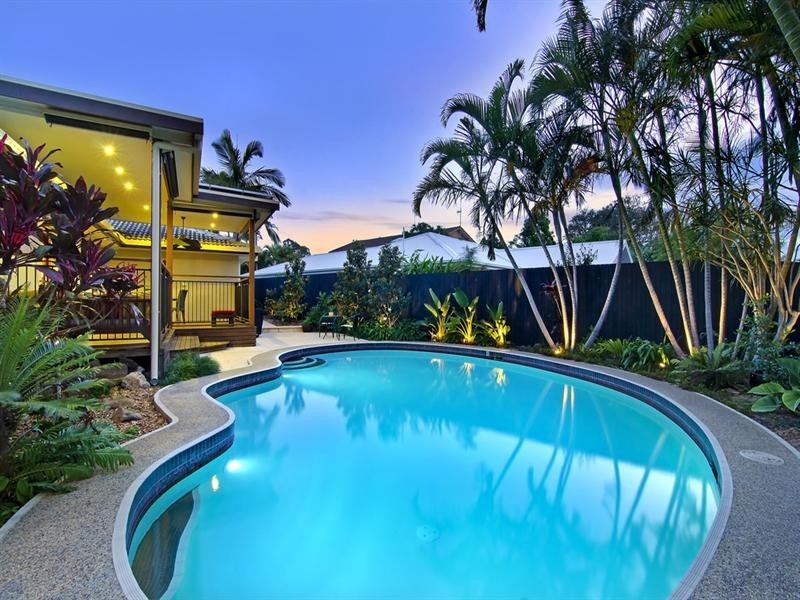 3 Maple Place, Palm Beach QLD 4221