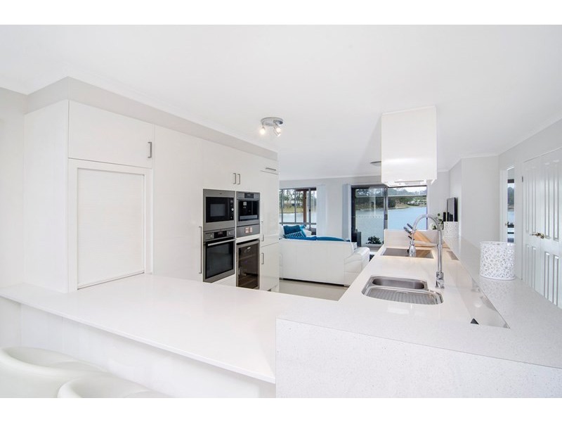 43 Waterdown Drive, Elanora QLD 4221