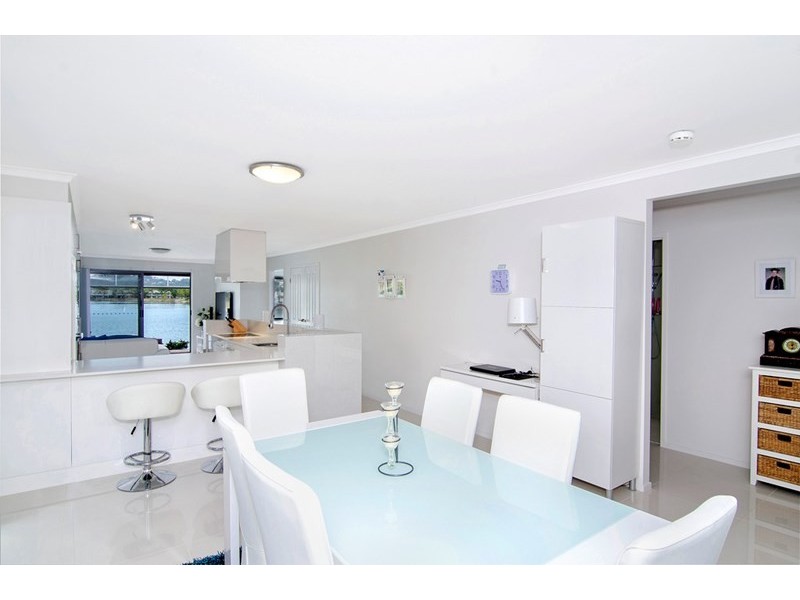 43 Waterdown Drive, Elanora QLD 4221