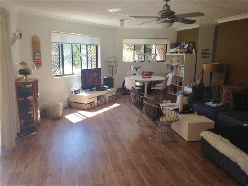 3/8 Twenty Second Avenue, Palm Beach QLD 4221