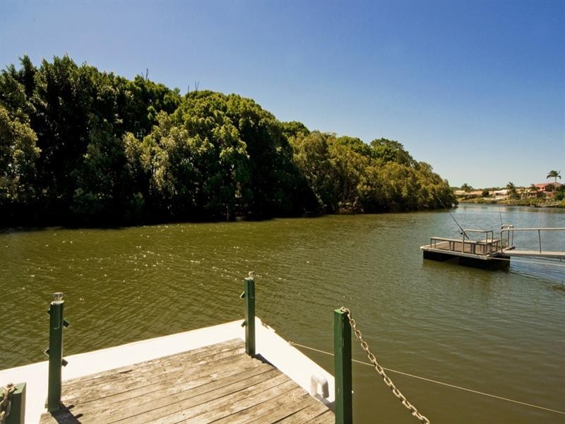 260 Nineteenth Avenue, Elanora QLD 4221