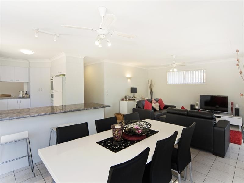 260 Nineteenth Avenue, Elanora QLD 4221