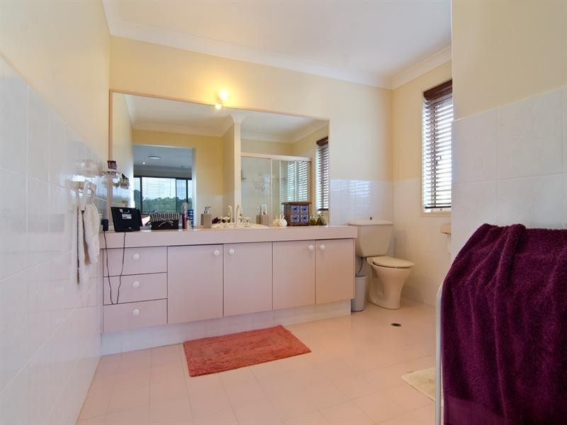 204 Nineteenth Avenue, Elanora QLD 4221