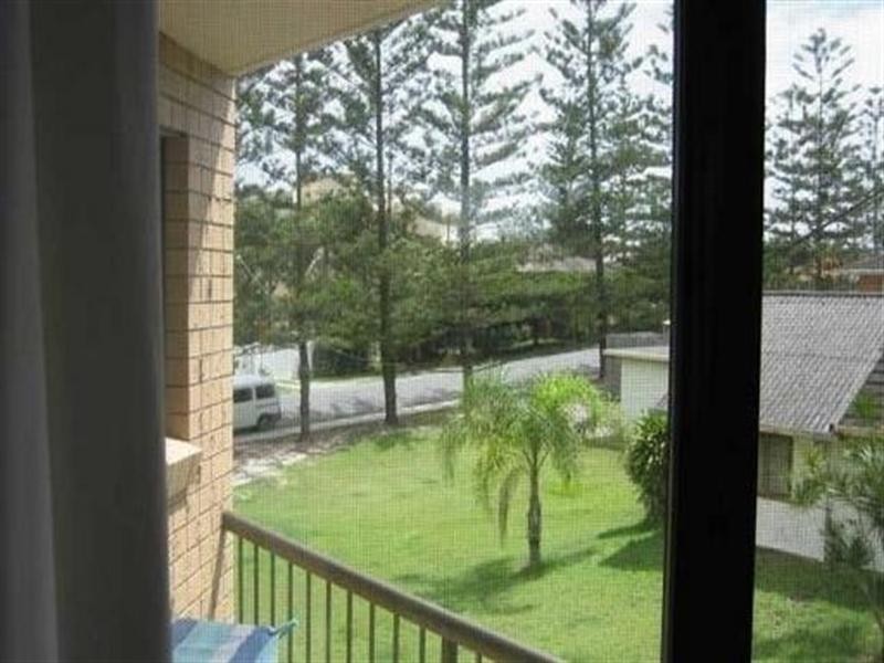 6/8 Twenty Second Avenue, Palm Beach QLD 4221