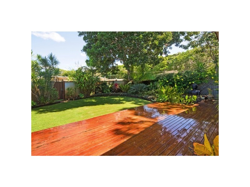 11 Merauke Avenue, Palm Beach QLD 4221