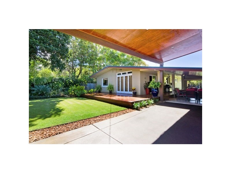 11 Merauke Avenue, Palm Beach QLD 4221