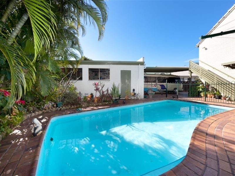 39 Thirteenth Avenue, Palm Beach QLD 4221