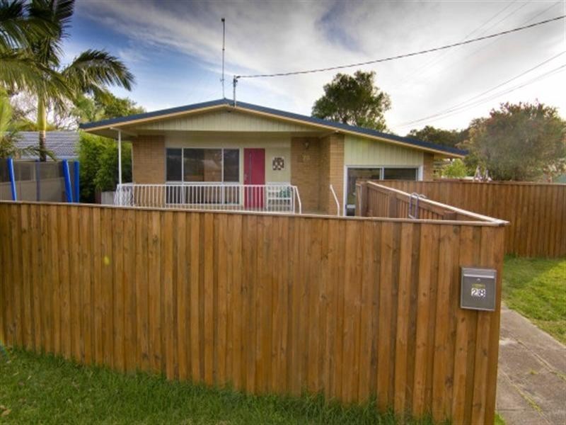 28 Tahiti Avenue, Palm Beach QLD 4221