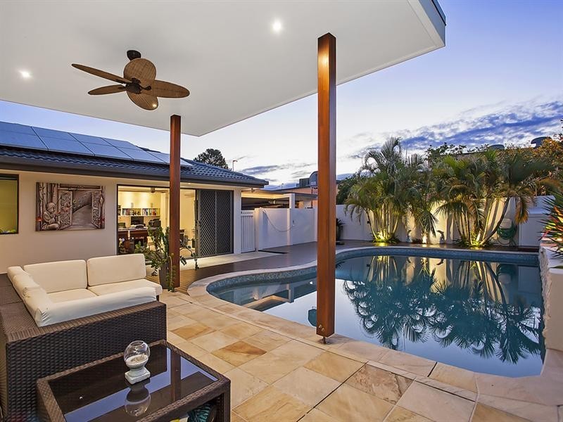 7 Walnut Street, Elanora QLD 4221