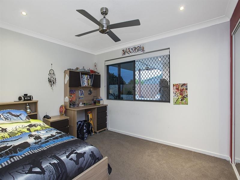 7 Walnut Street, Elanora QLD 4221