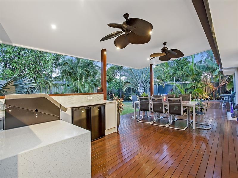 7 Walnut Street, Elanora QLD 4221