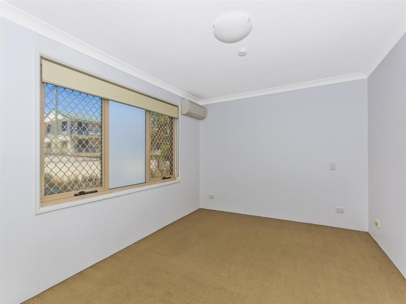 2/2 Twenty Third, Palm Beach QLD 4221