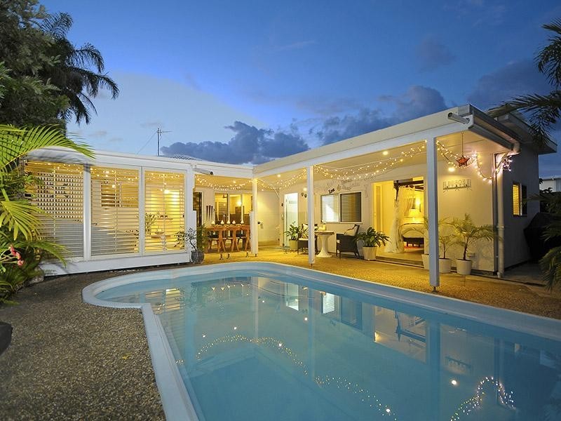 68 Fifth Avenue, Palm Beach QLD 4221