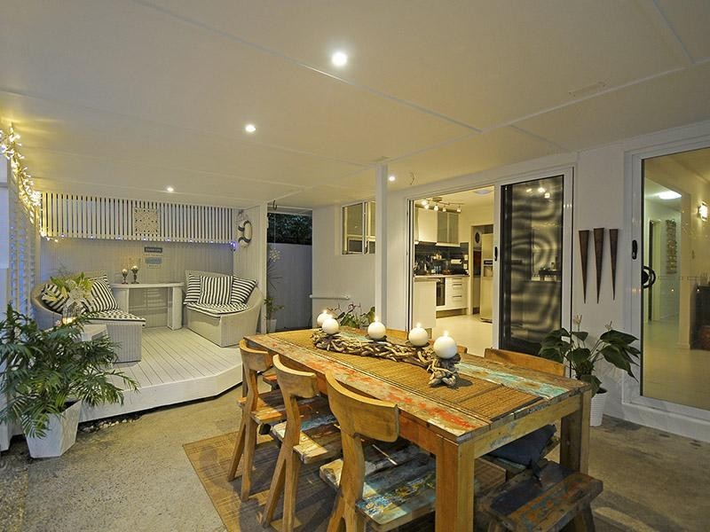 68 Fifth Avenue, Palm Beach QLD 4221