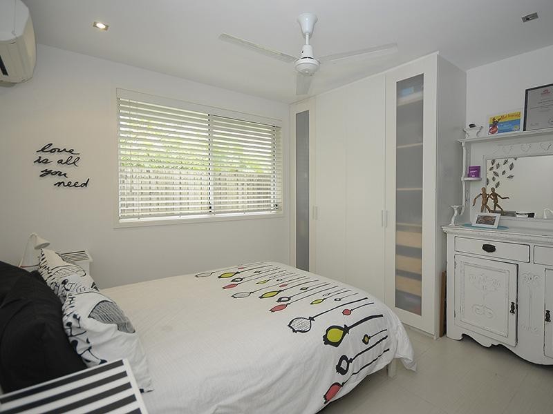 68 Fifth Avenue, Palm Beach QLD 4221