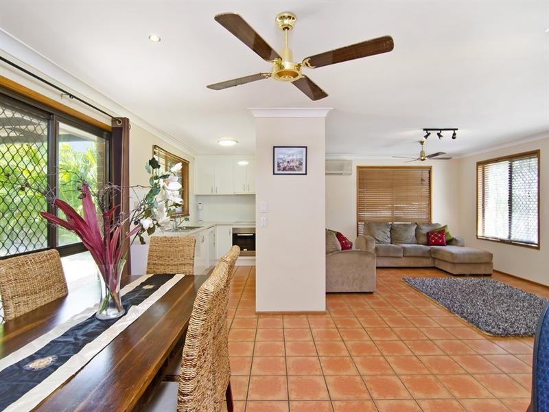 7 Currant Street, Elanora QLD 4221