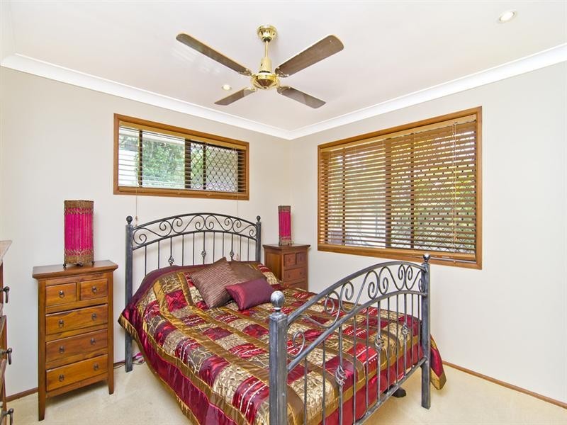 7 Currant Street, Elanora QLD 4221