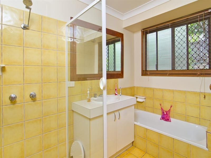 7 Currant Street, Elanora QLD 4221
