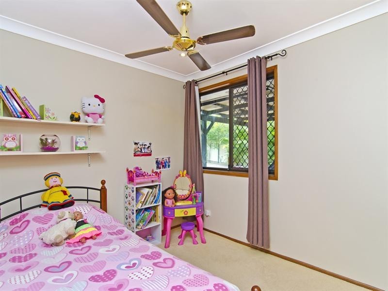 7 Currant Street, Elanora QLD 4221